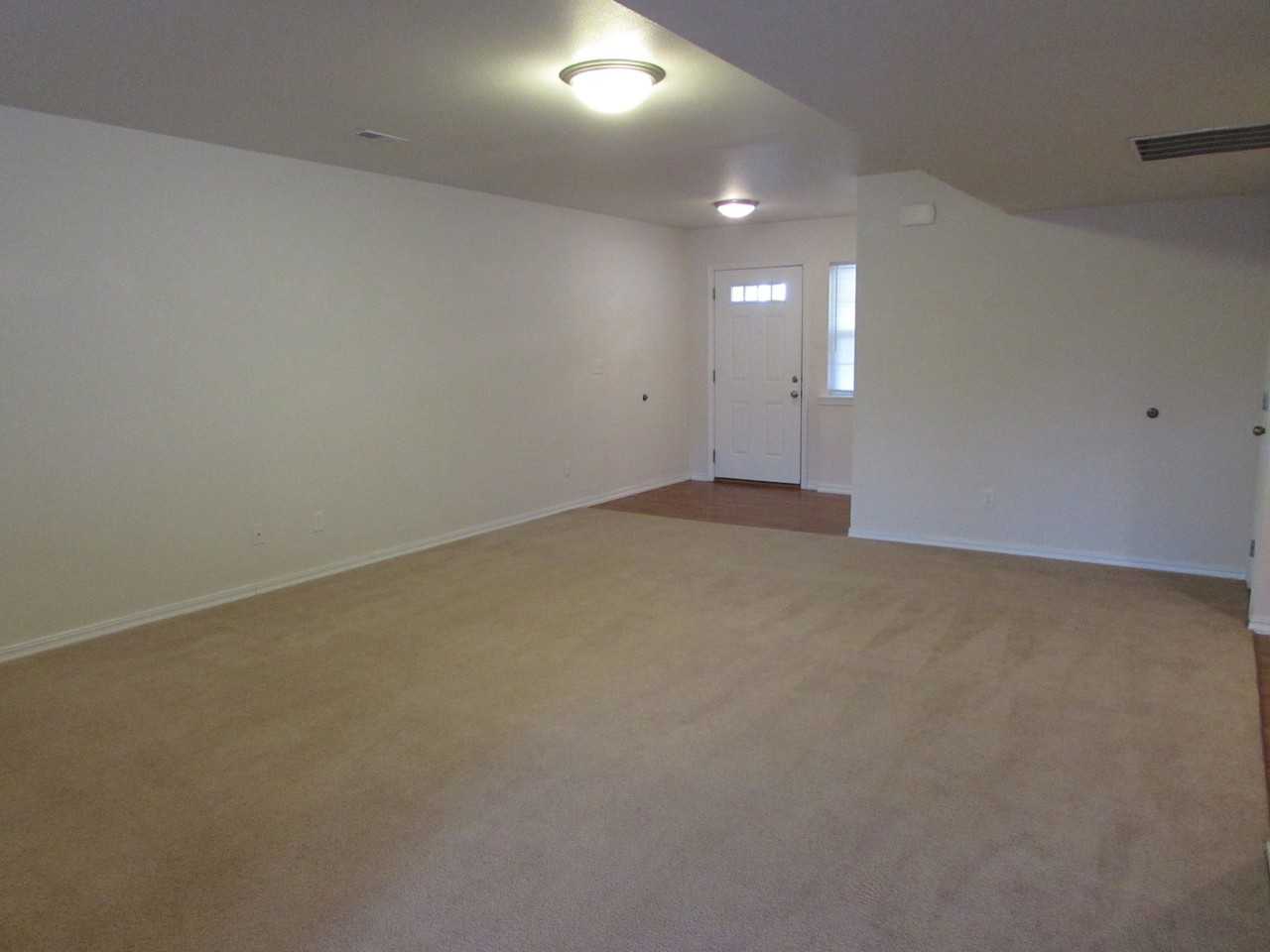127 Andrews Dr - Photo 7 of 33