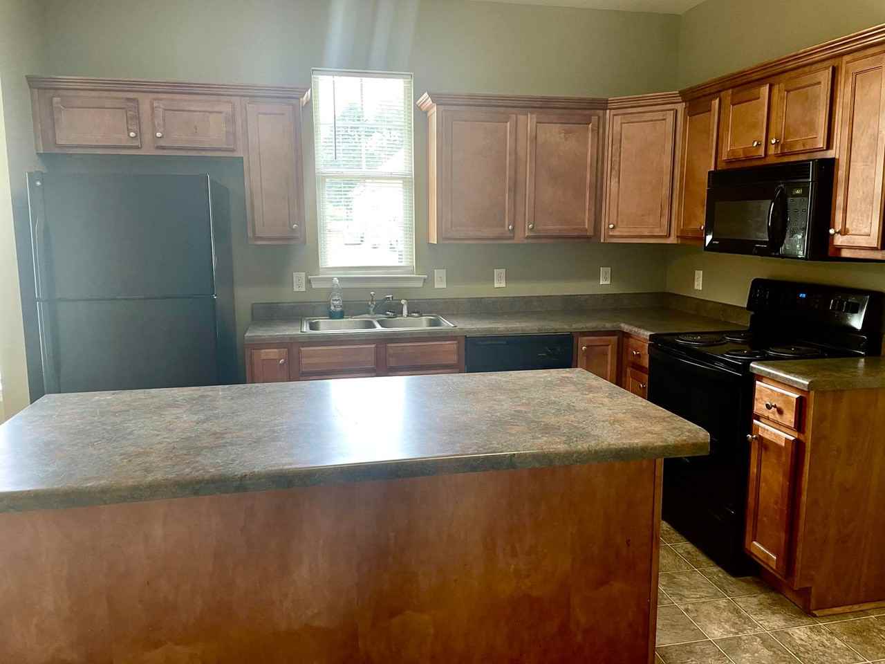 2174 Parsons Dr - Photo 5 of 17