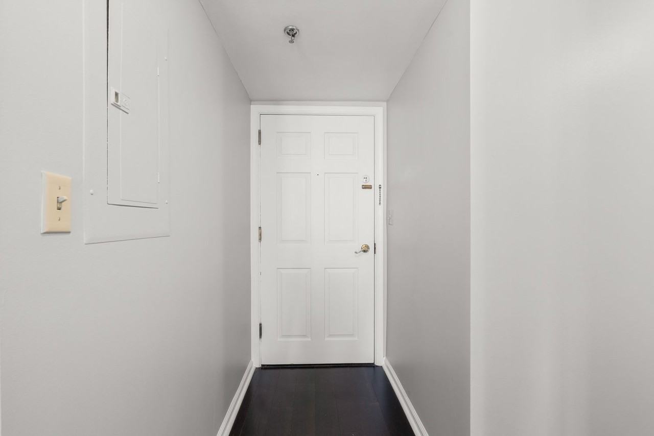 801 Pennsylvania Ave Nw #1224 - Photo 3 of 38