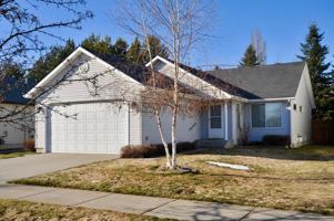 featured image of 661 W Bushwood Ave