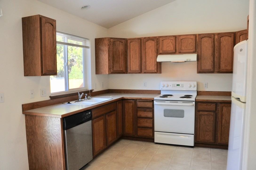 661 W Bushwood Ave - Photo 7 of 22