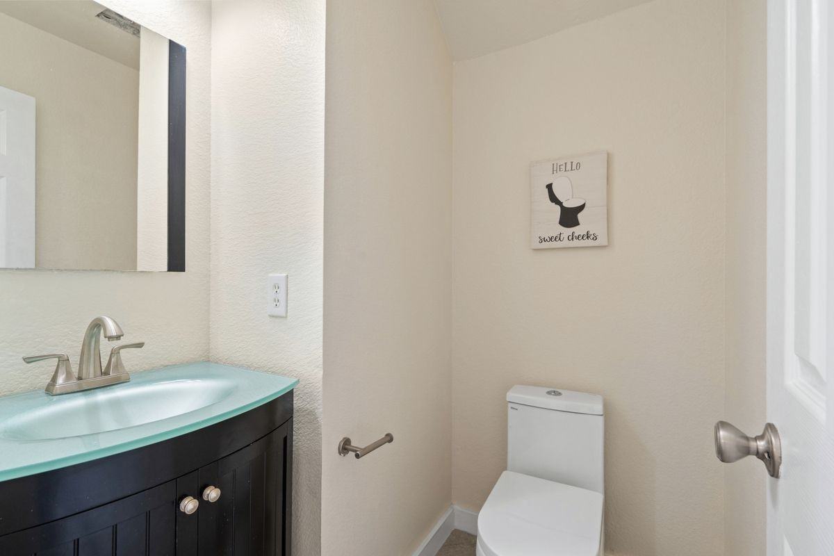 1339 Barclay Dr - Photo 6 of 40
