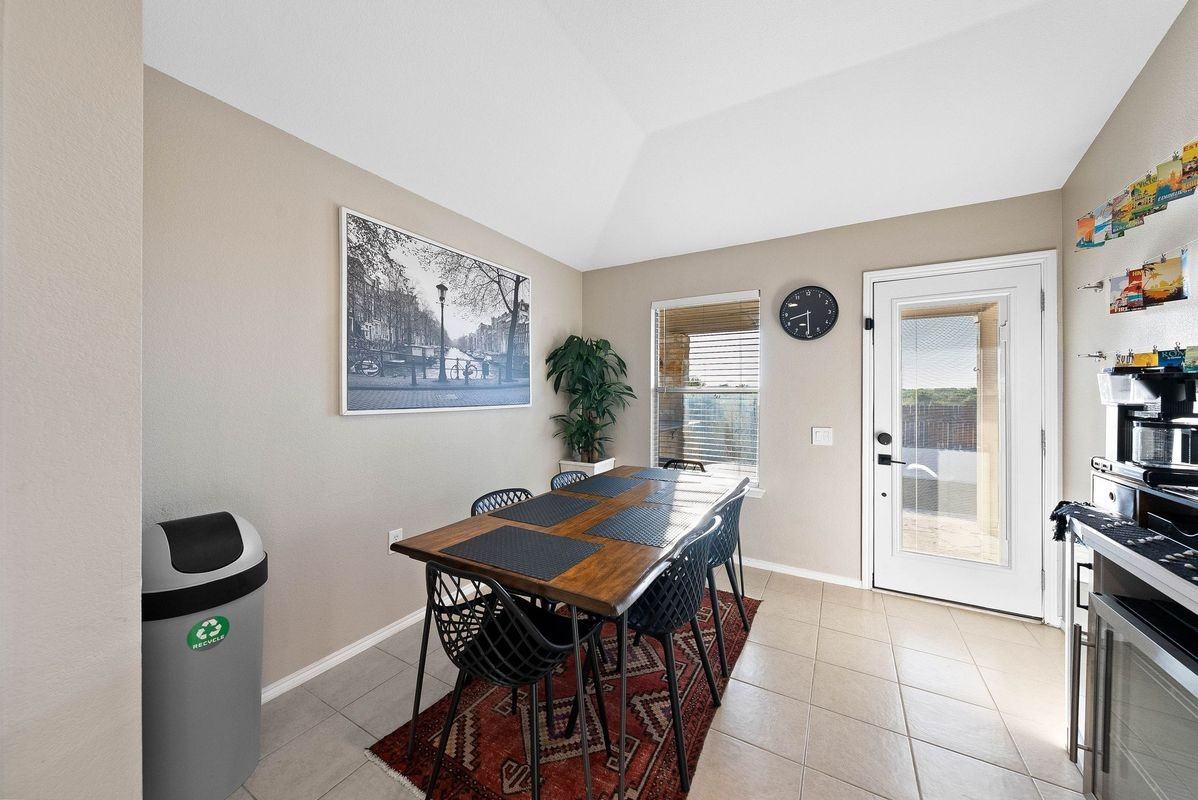 6117 Los Cielos Blvd - Photo 3 of 34