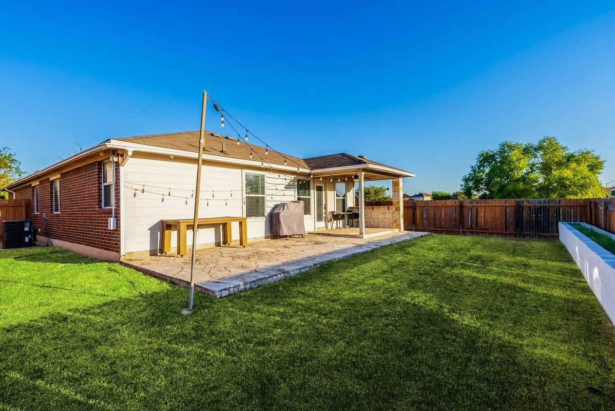 6117 Los Cielos Blvd - Photo 6 of 34