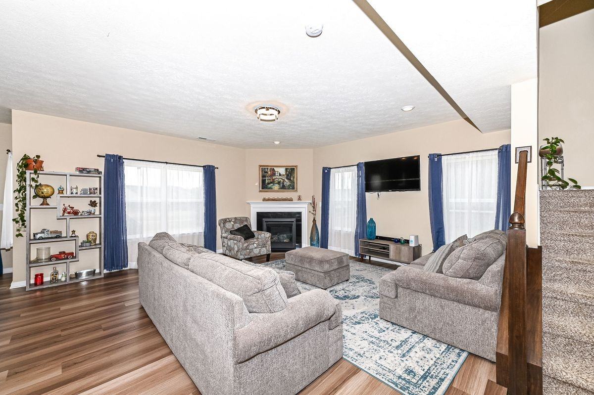 16406 Taconite Dr - Photo 3 of 27