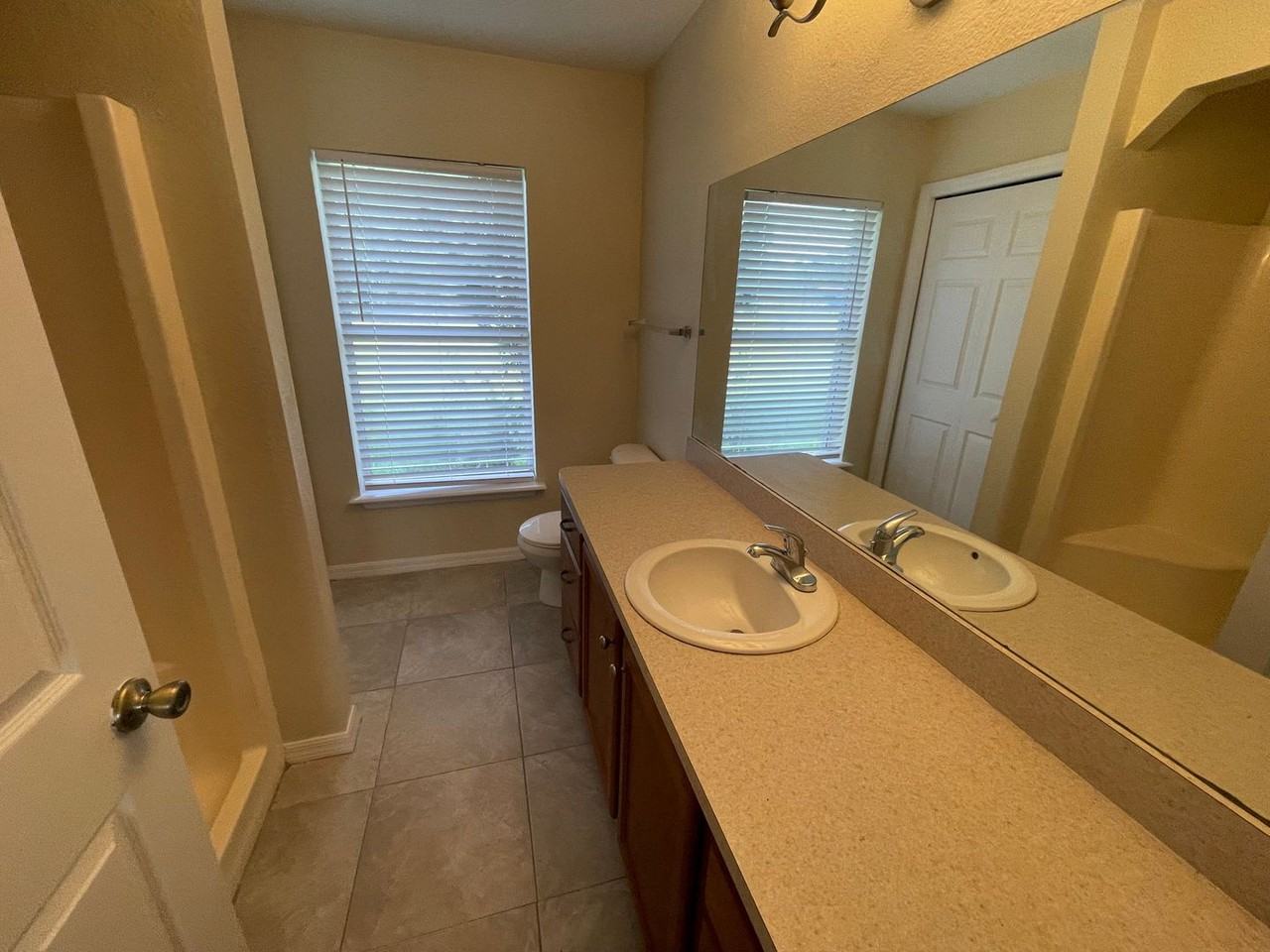 61 Laurel Dr - Photo 5 of 9