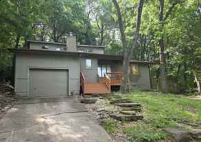 894 N Lewis Ave - Photo 1 of 1