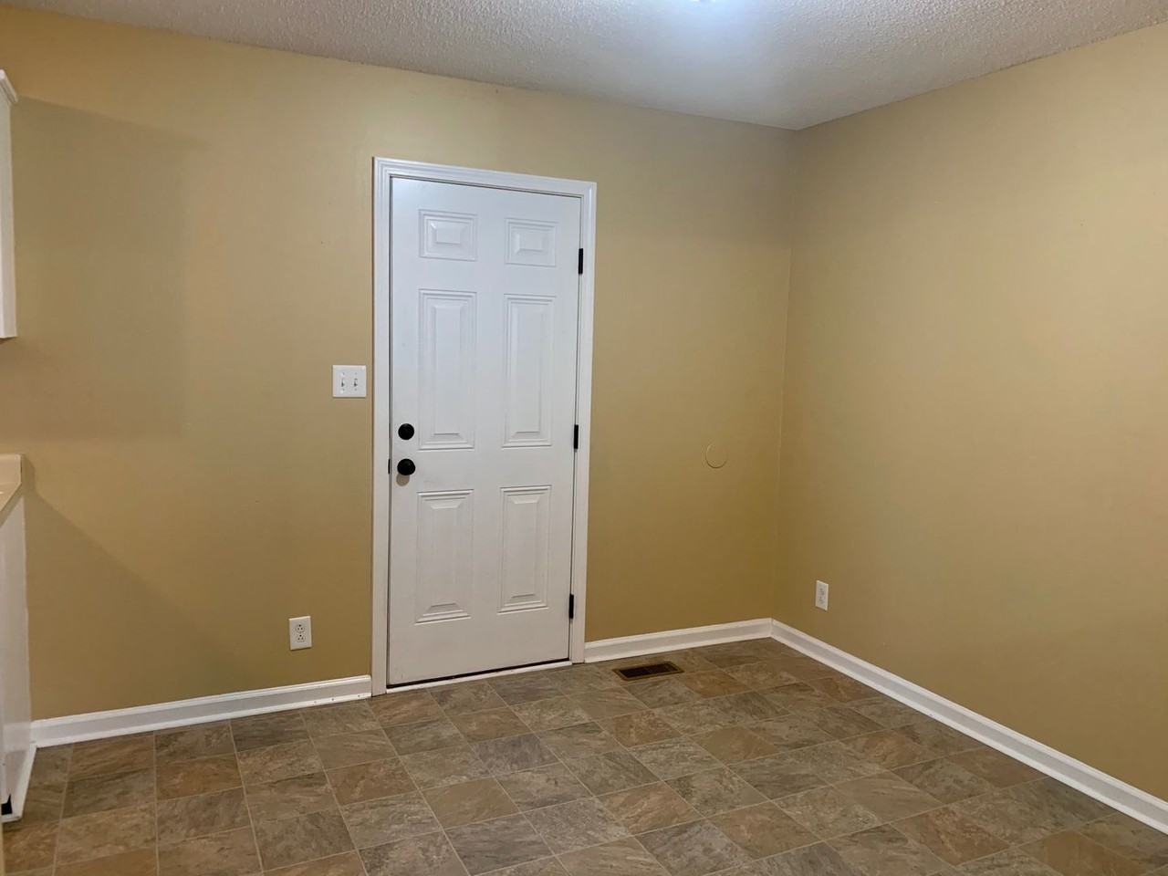 583 Cynthia Dr - Photo 7 of 26