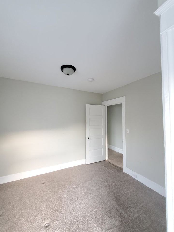 217 West 14th Street - Photo 4 of 14