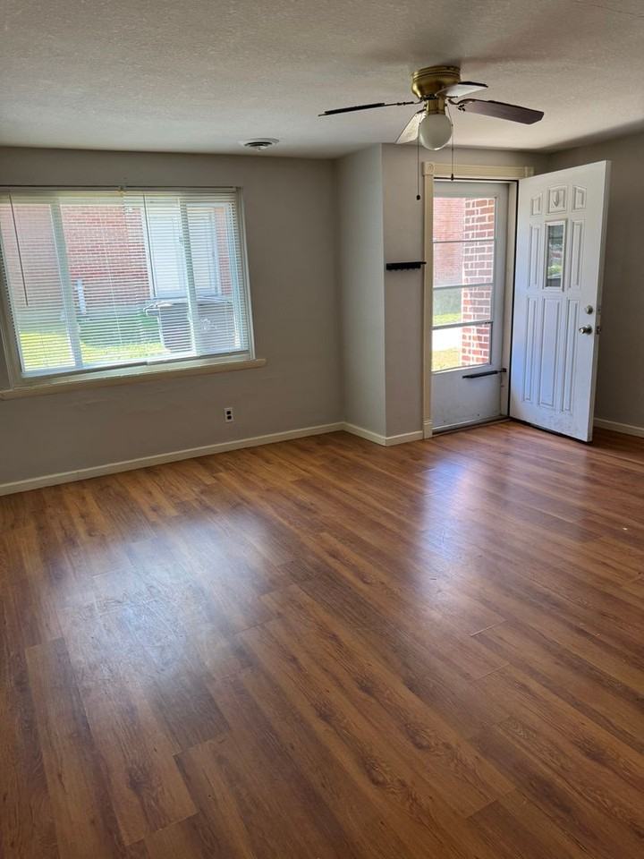 109 Kramer Ln - Photo 4 of 8