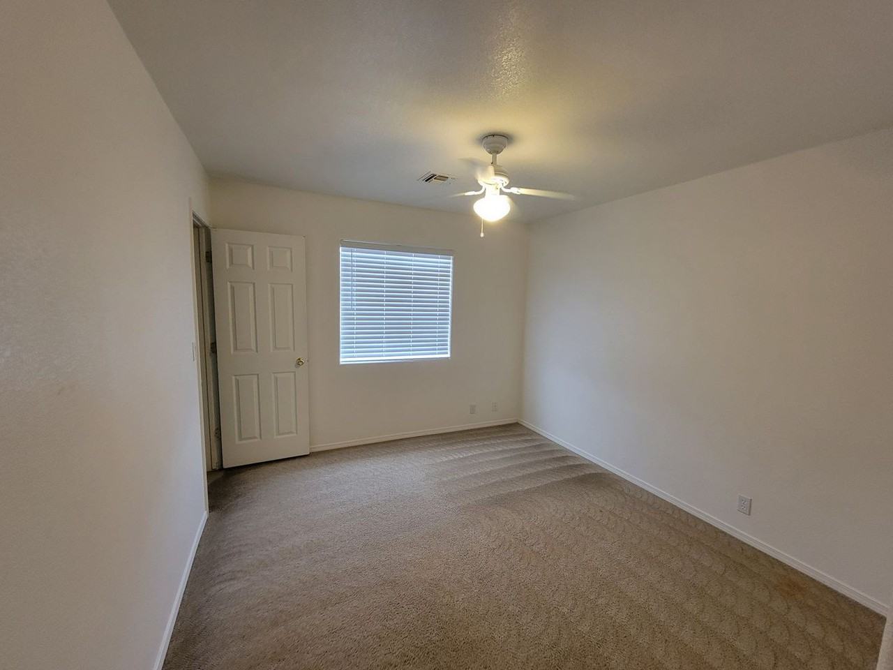 1562 Ash Ave - Photo 7 of 9