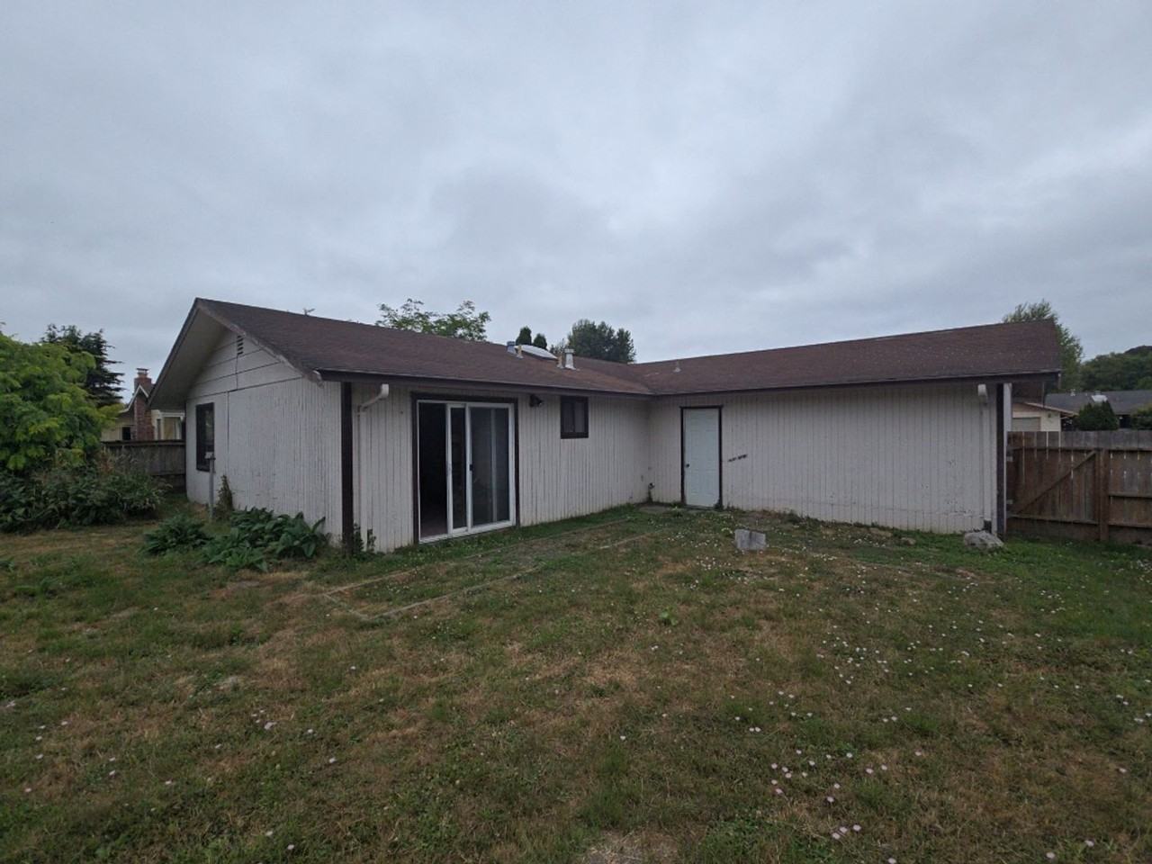 1657 Benjamin Ct - Photo 3 of 18