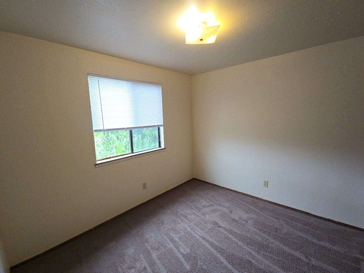 1657 Benjamin Ct - Photo 5 of 18