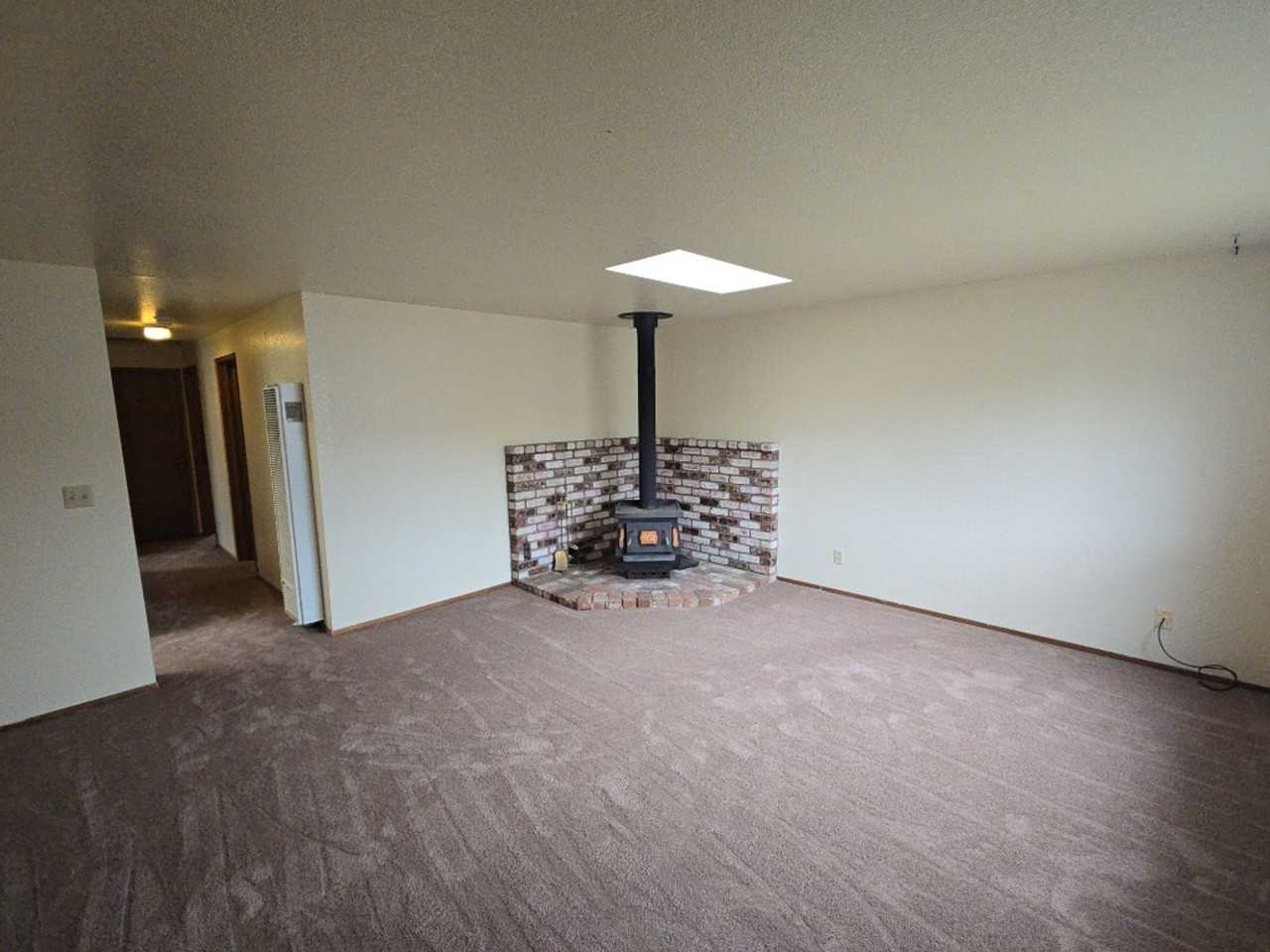 1657 Benjamin Ct - Photo 6 of 18