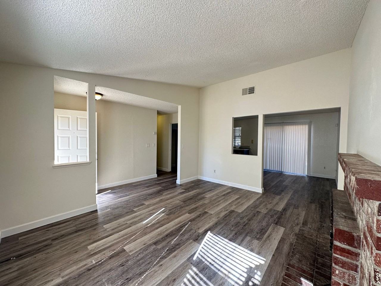7955 Deer Lake Dr - Photo 6 of 26