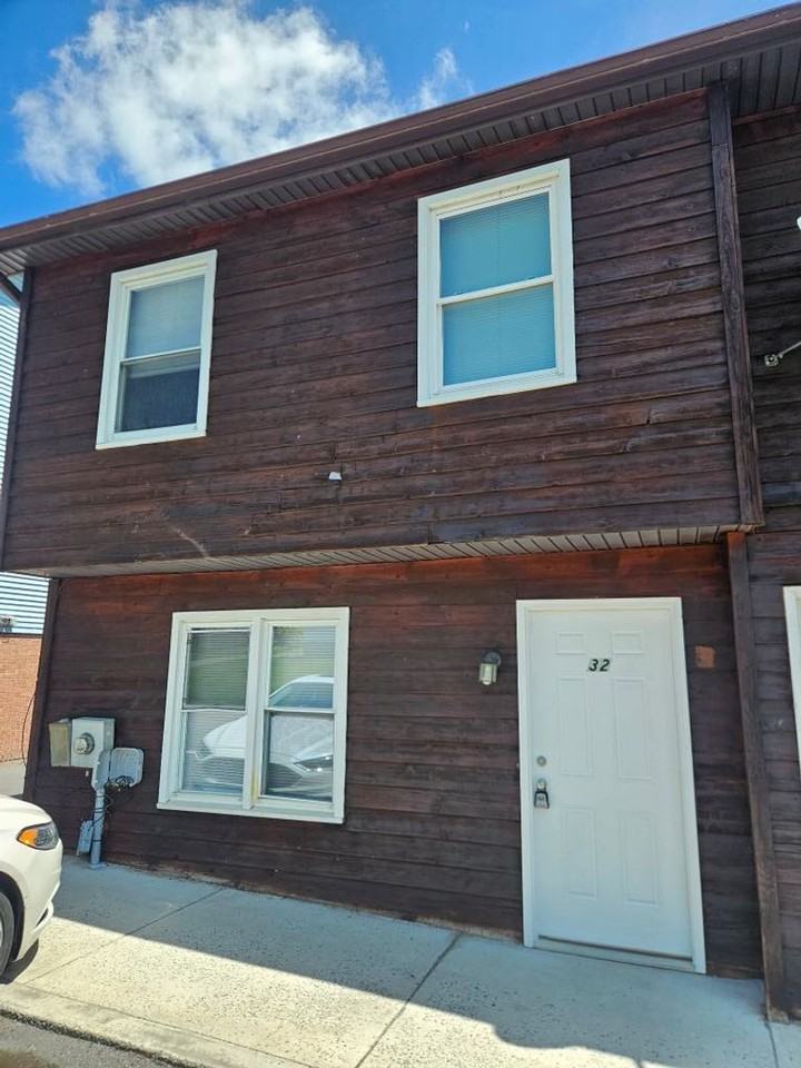 32 Paul St - Photo 2 of 17