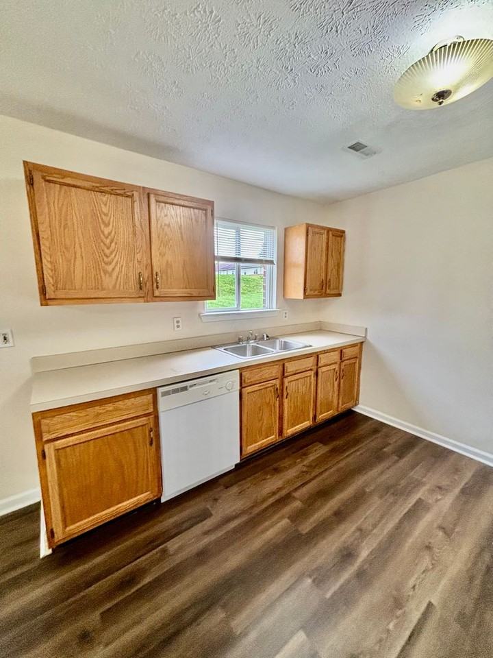 1029 Merrick Dr #2 - Photo 7 of 41