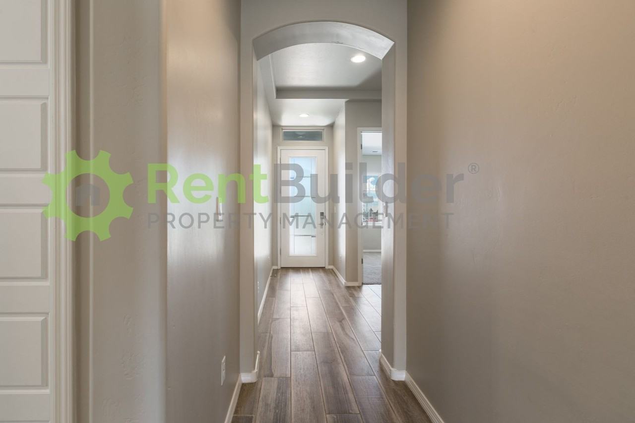 4929 Findley St Sw - Photo 2 of 24