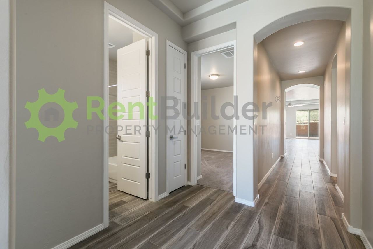 4929 Findley St Sw - Photo 3 of 24