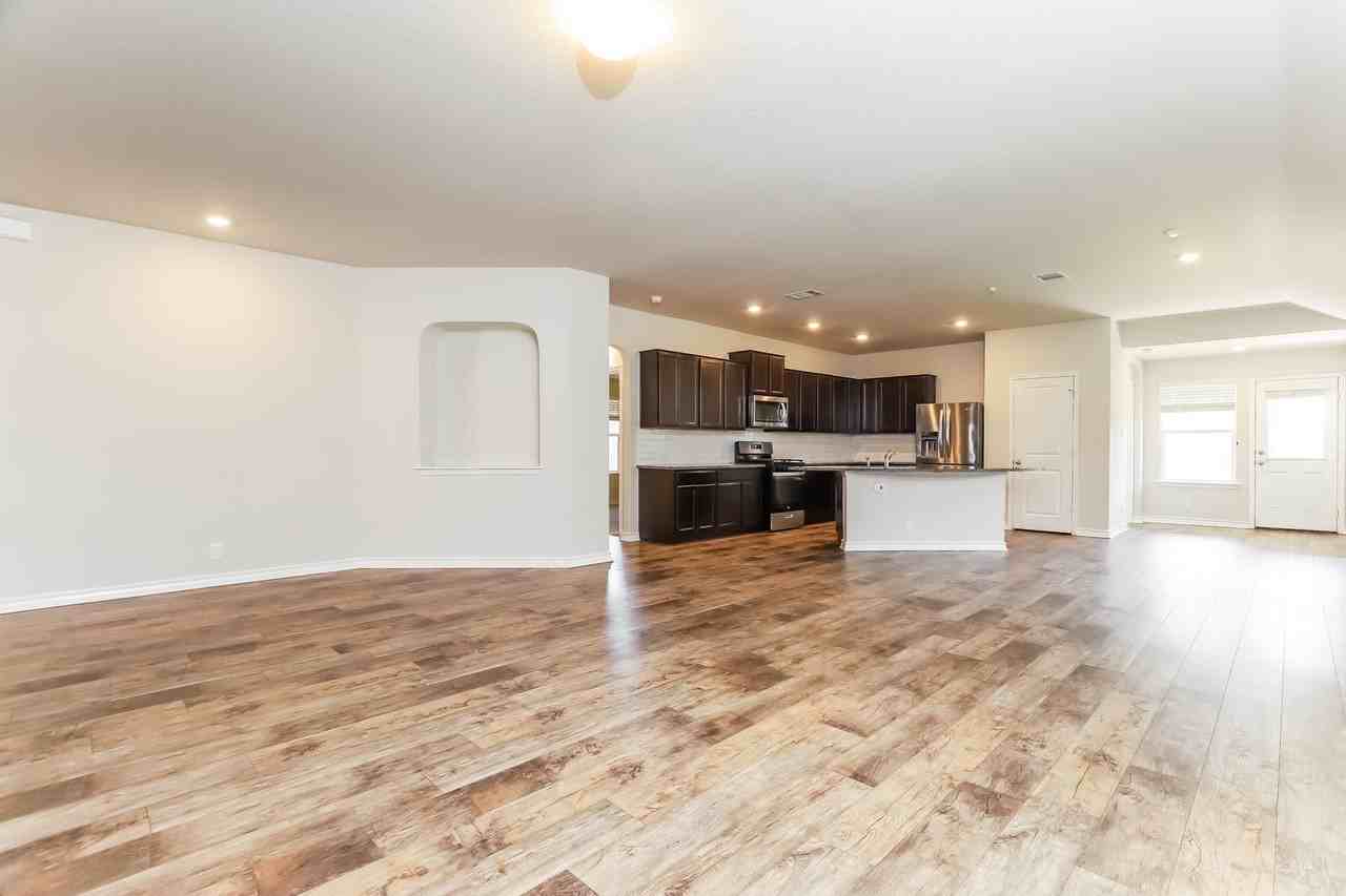 6830 Whisper Grv - Photo 2 of 25