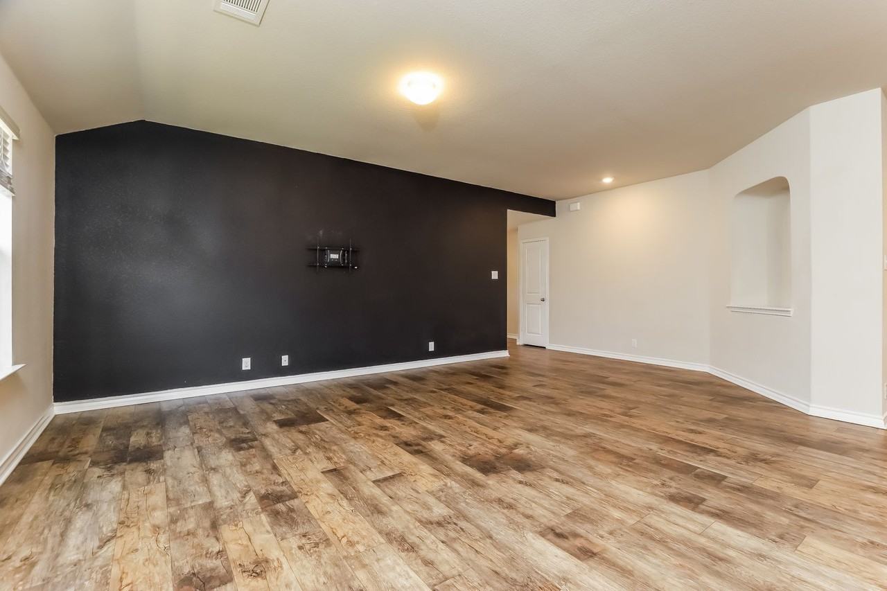 6830 Whisper Grv - Photo 5 of 25