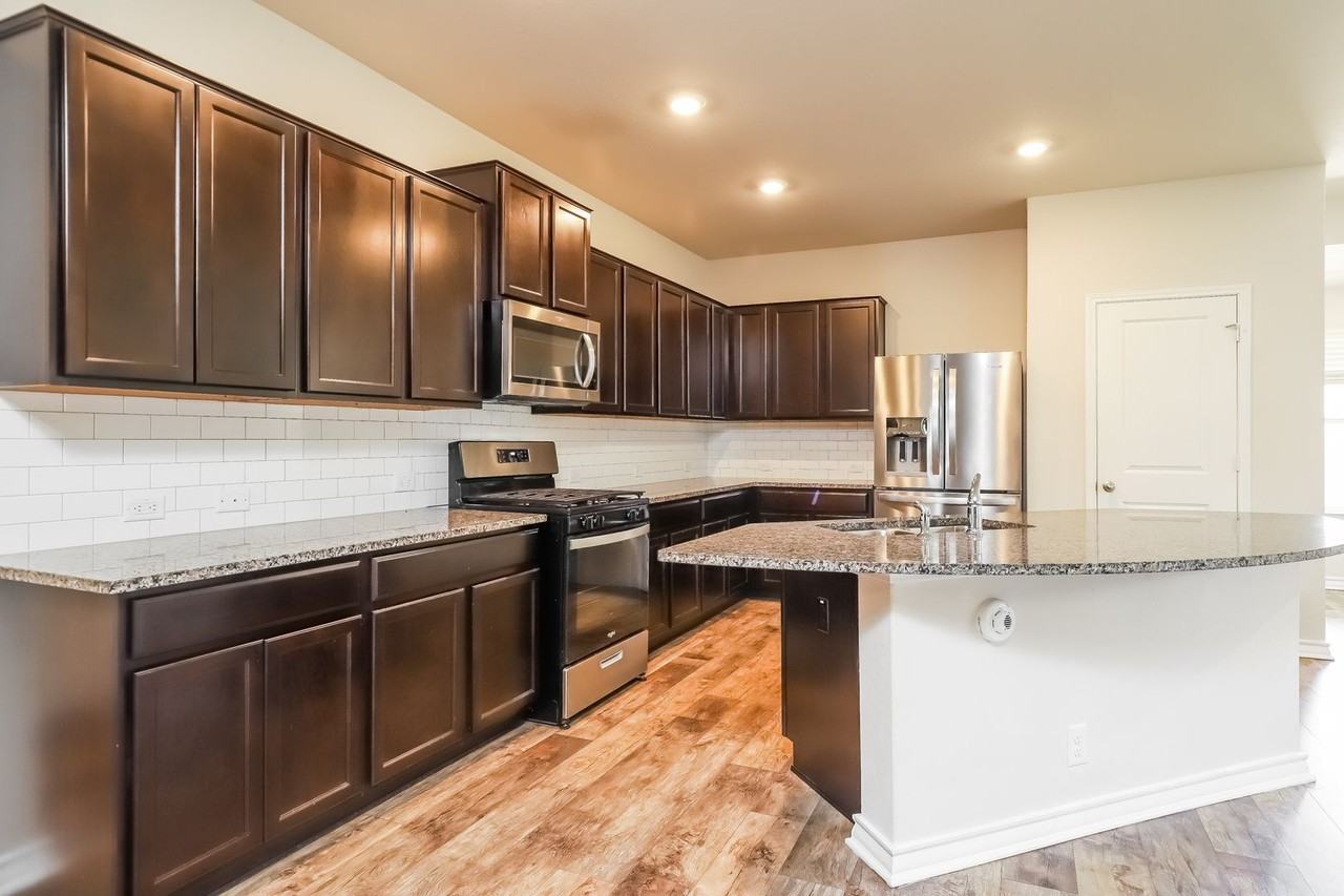 6830 Whisper Grv - Photo 6 of 25