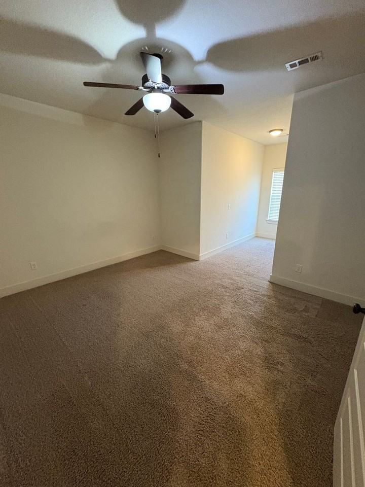 1711 Sw Stonegrove Rd - Photo 5 of 12