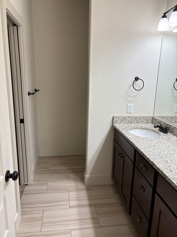 1711 Sw Stonegrove Rd - Photo 6 of 12