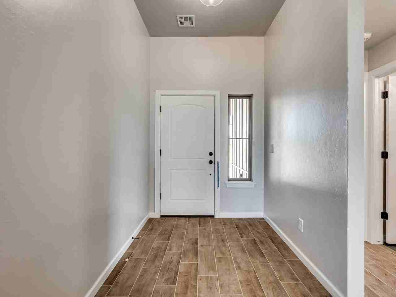 11704 Sw 48th St - Photo 4 of 35
