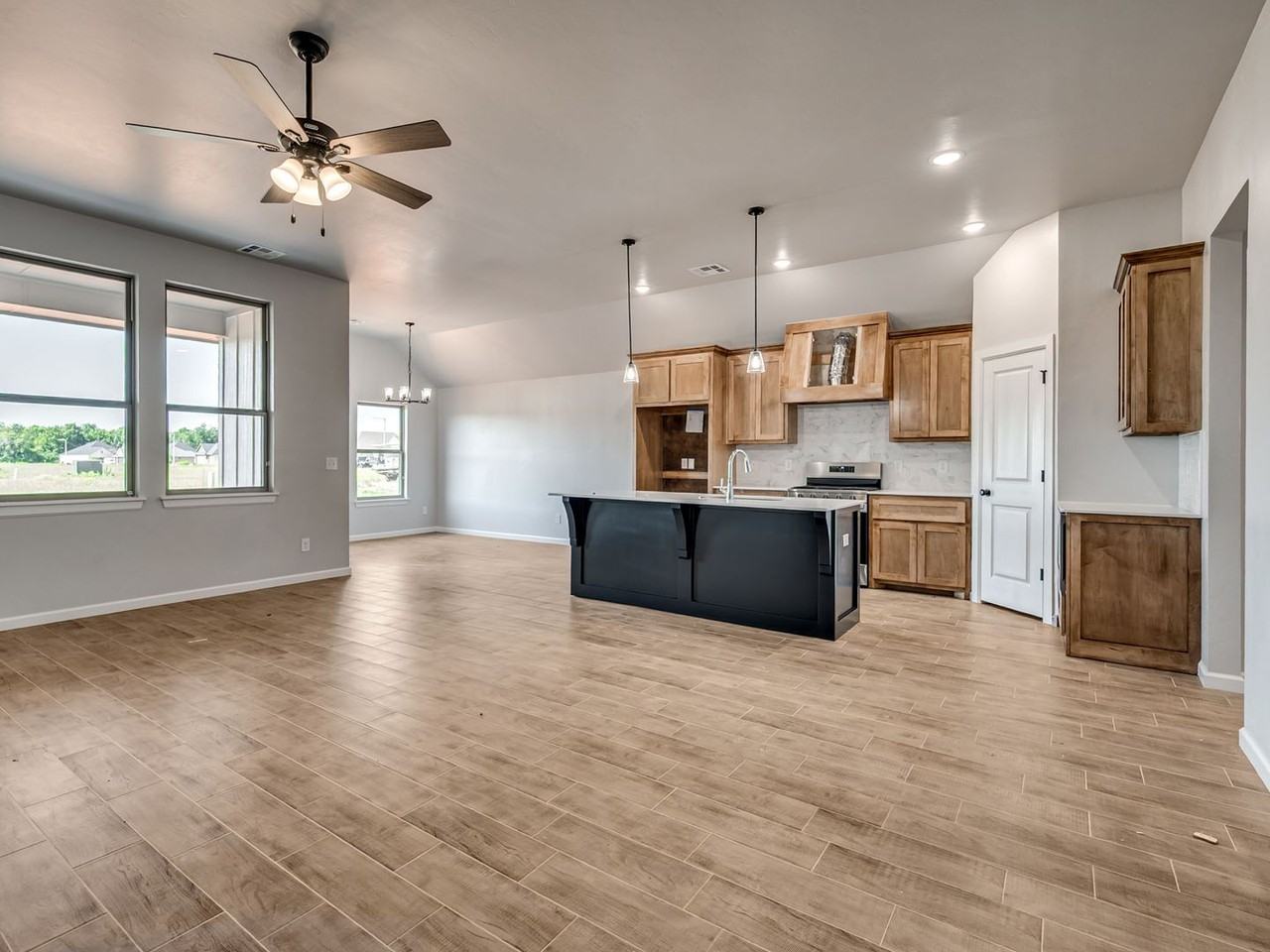 11704 Sw 48th St - Photo 5 of 35