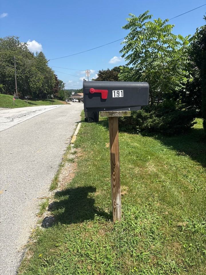 191 S Elm St 1st Fl - Photo 2 of 16