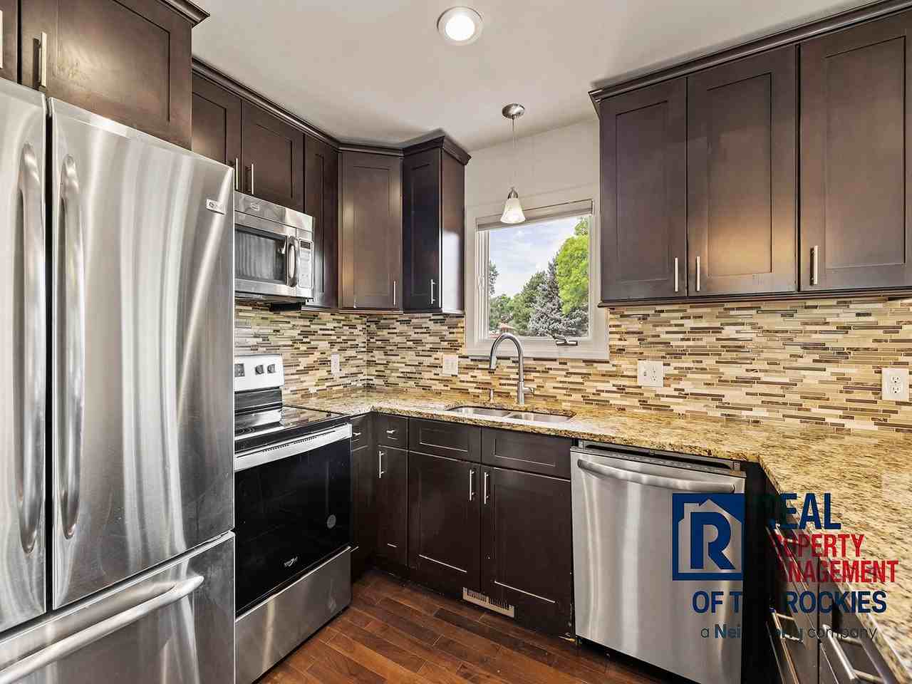 1872 Marlborough Ct - Photo 3 of 21