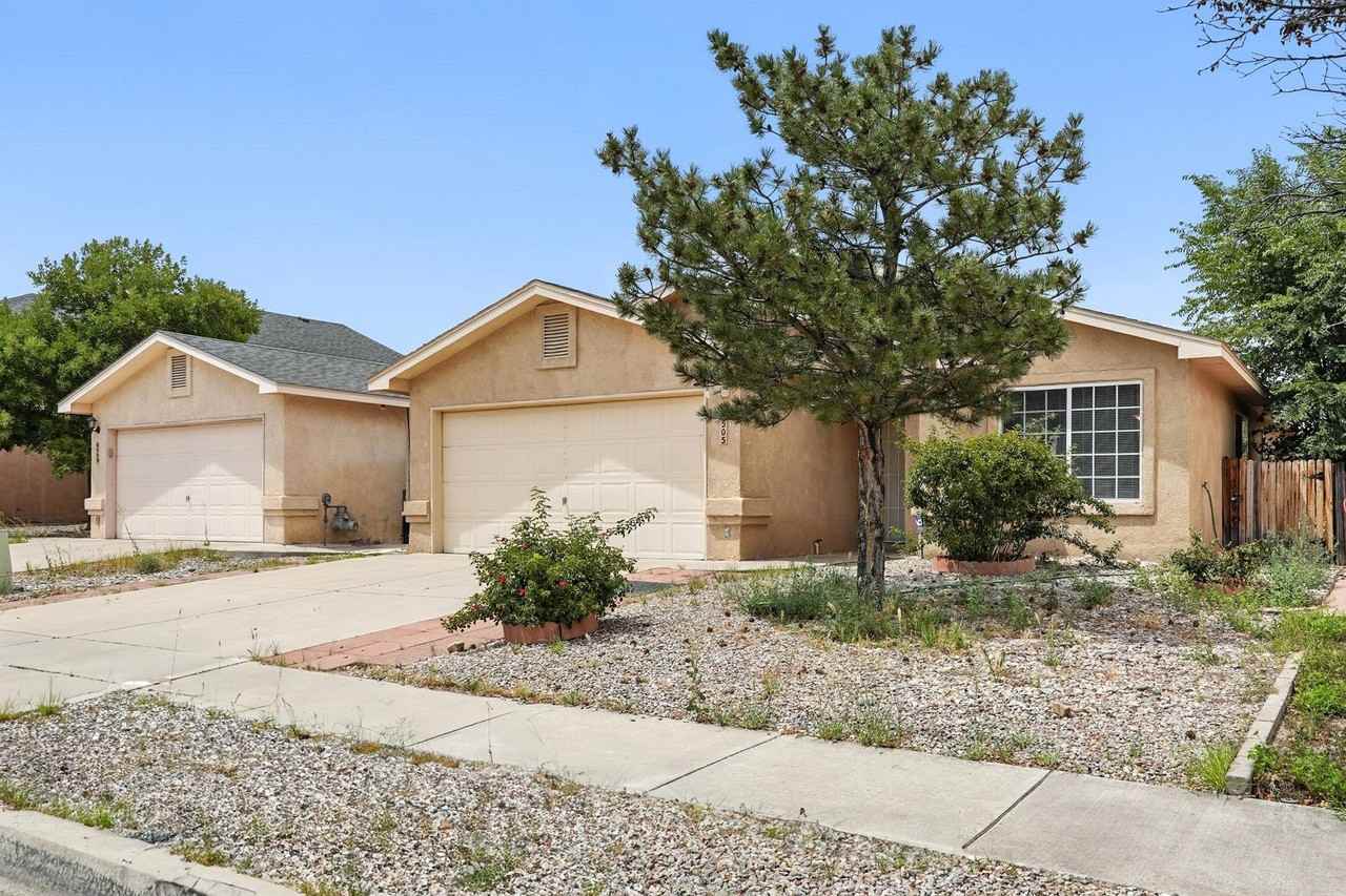 6505 Evesham Rd Nw - Photo 2 of 32