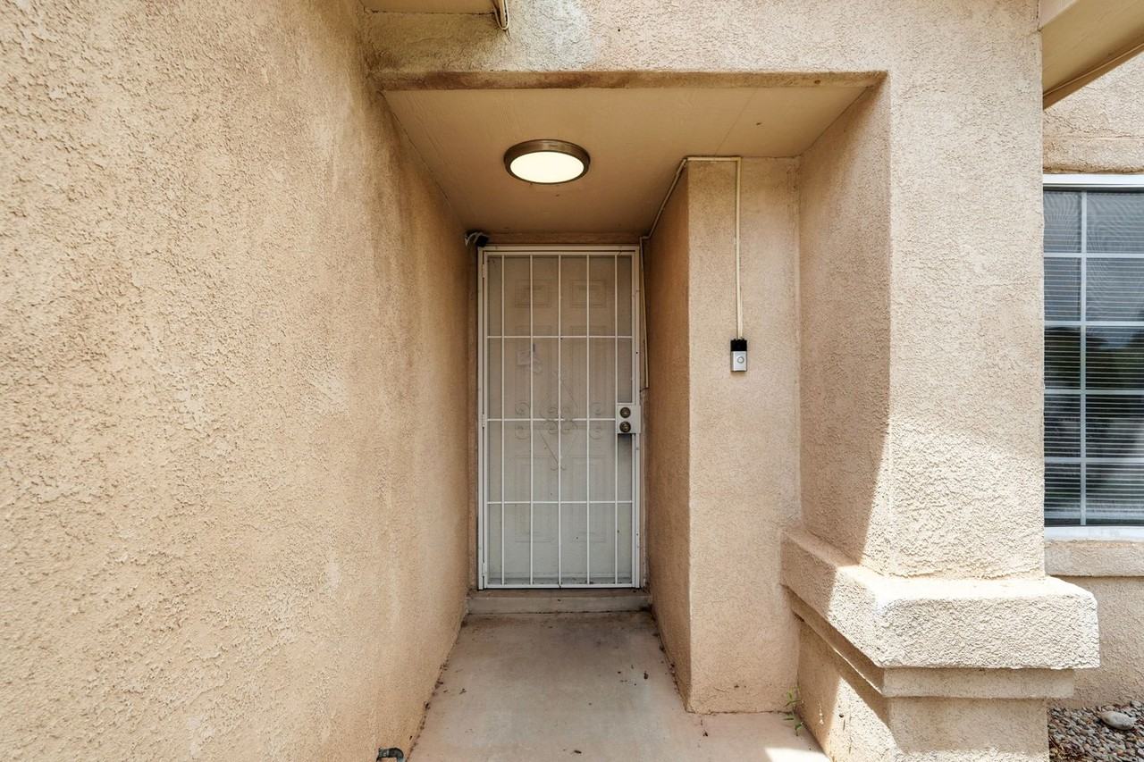 6505 Evesham Rd Nw - Photo 3 of 32