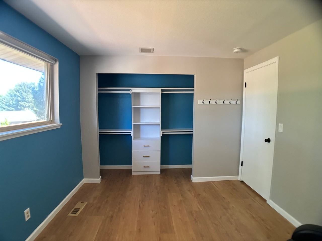 1533 Ridgeview Ct - Photo 2 of 10