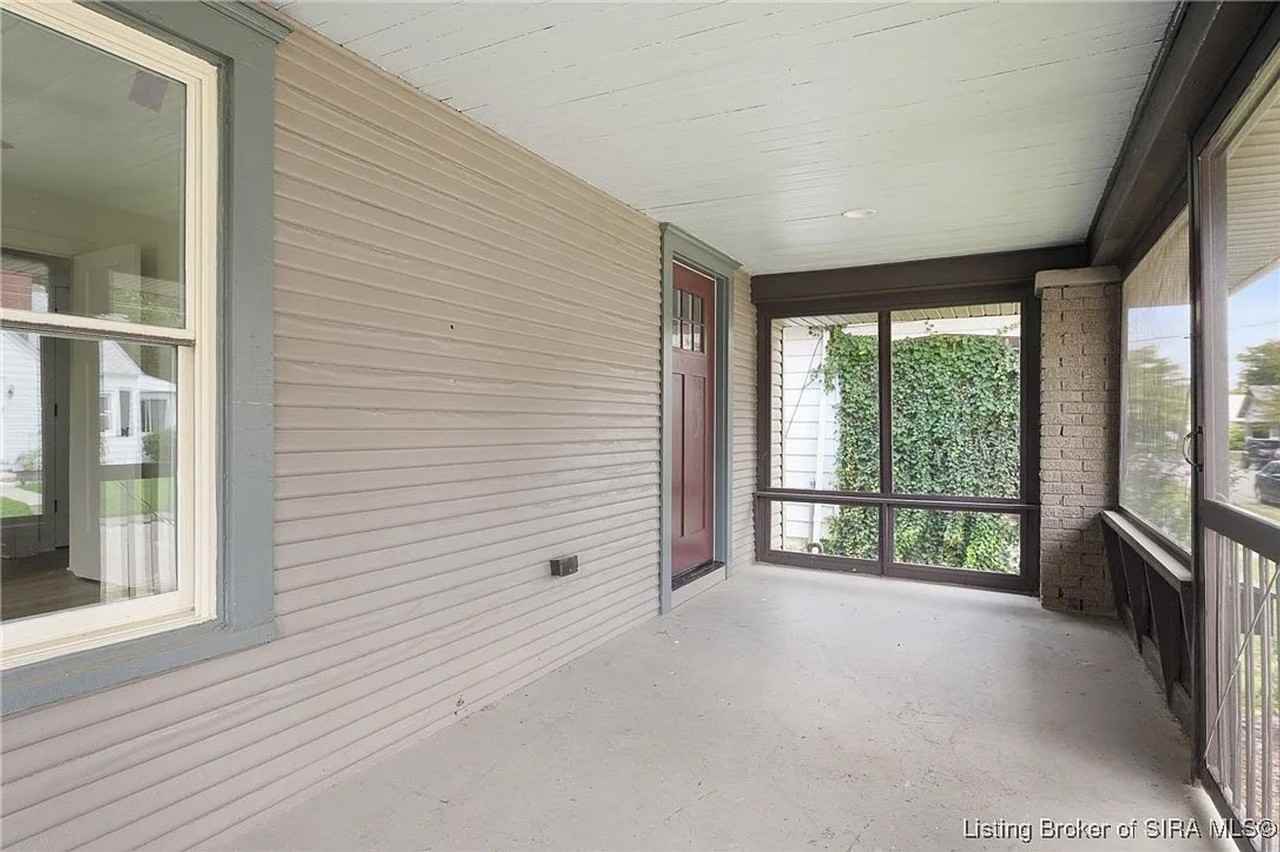 226 Sloemer Ave - Photo 3 of 17