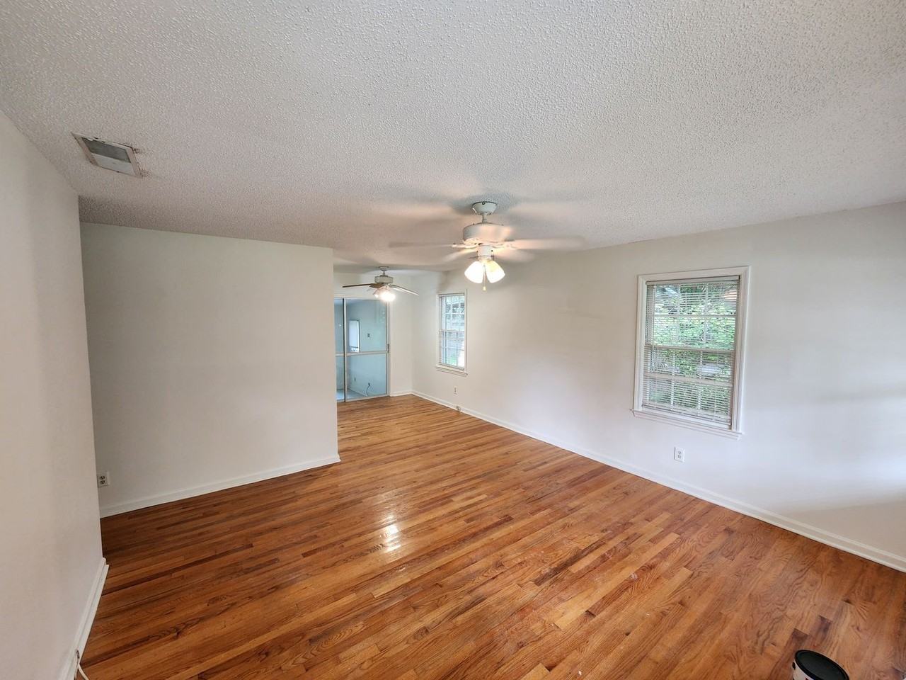 3 Chapman Ave - Photo 2 of 12