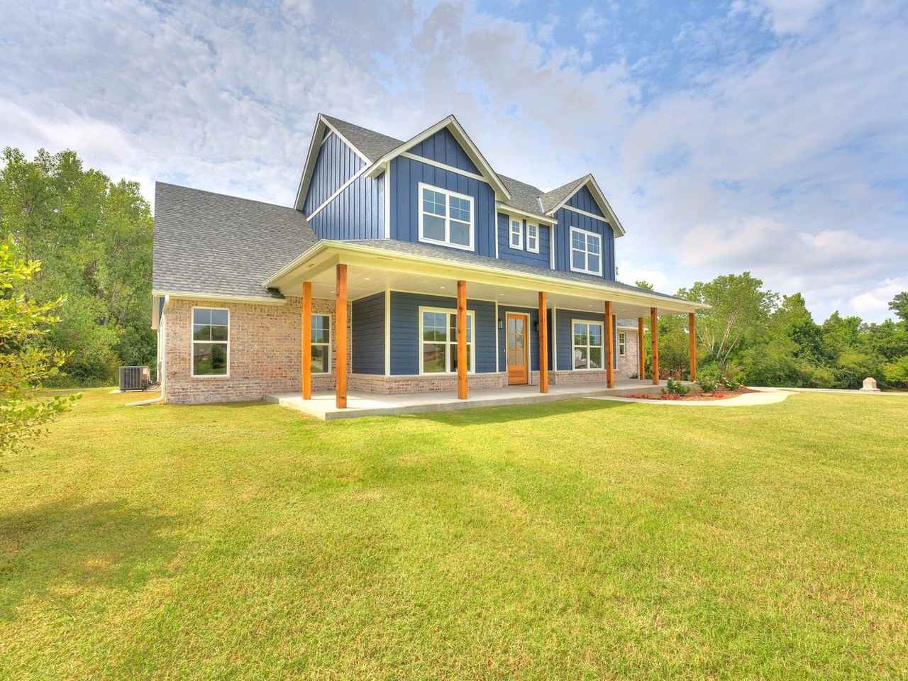 440 Houser Dr - Photo 2 of 24