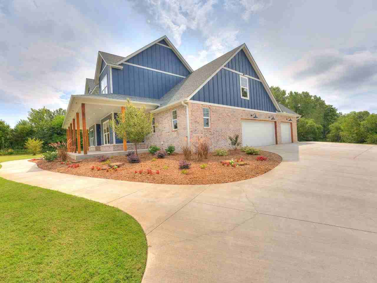 440 Houser Dr - Photo 3 of 24