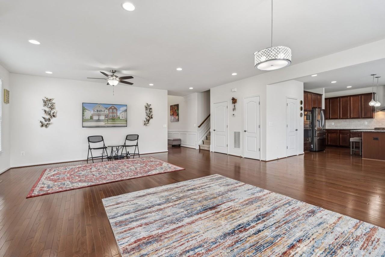 41741 Stonecutter St - Photo 3 of 37