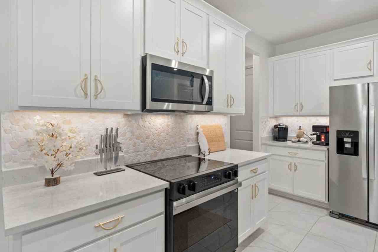 7274 Lenora Ln - Photo 3 of 27