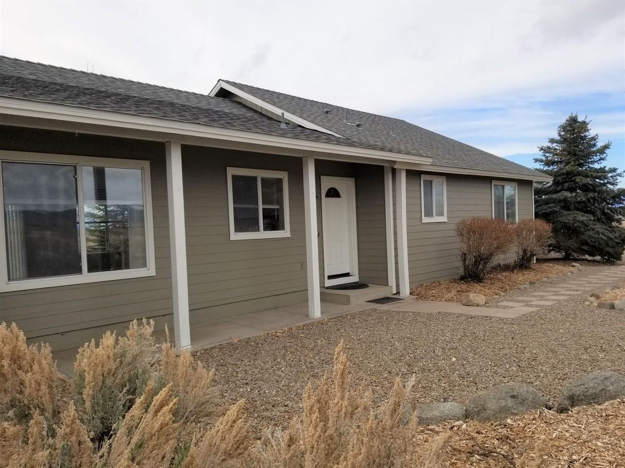 1274 Jacobsen Ln - Photo 3 of 21
