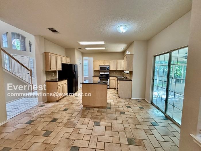 2303 Mockingbird Dr - Photo 2 of 19