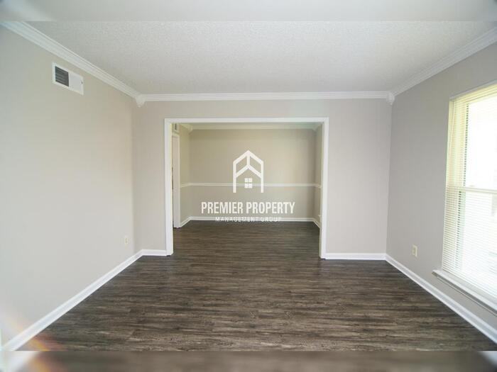 195 Sullivan Dr - Photo 2 of 17