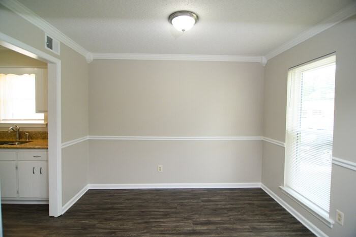 195 Sullivan Dr - Photo 3 of 17