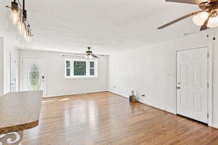 8265 Warren Dr - Photo 2 of 15