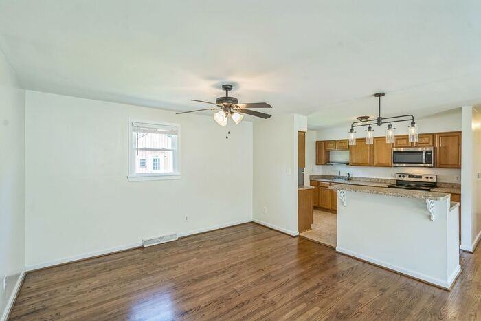 8265 Warren Dr - Photo 3 of 15