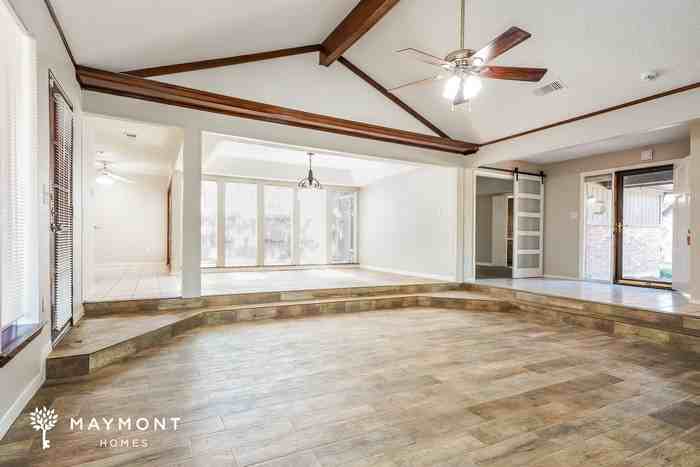 2111 Inverness Dr - Photo 2 of 13