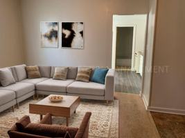 featured image of 817 W 11th St #1