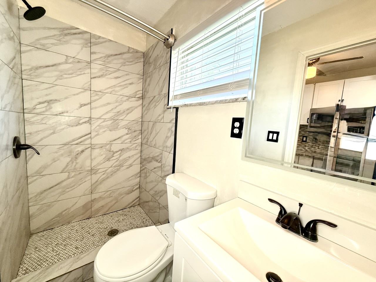 3548 Nw 39th Ave #B - Photo 3 of 11